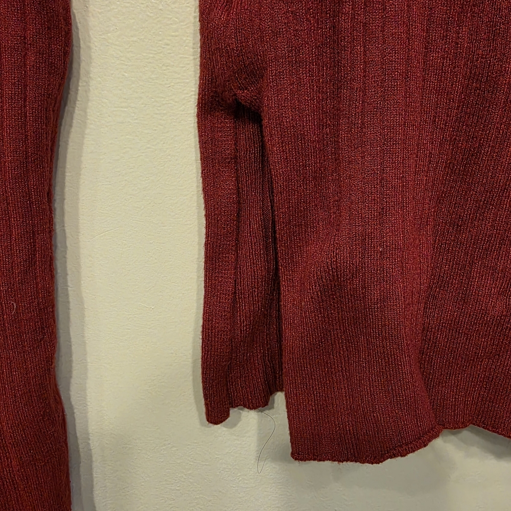 Off-Shoulder Ribbed Sweater - Red - Picture 2 of 3